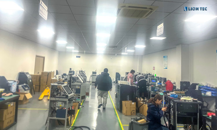 老客戶訂單“又雙叒叕”發貨了 10套UV噴碼機設備發貨中~