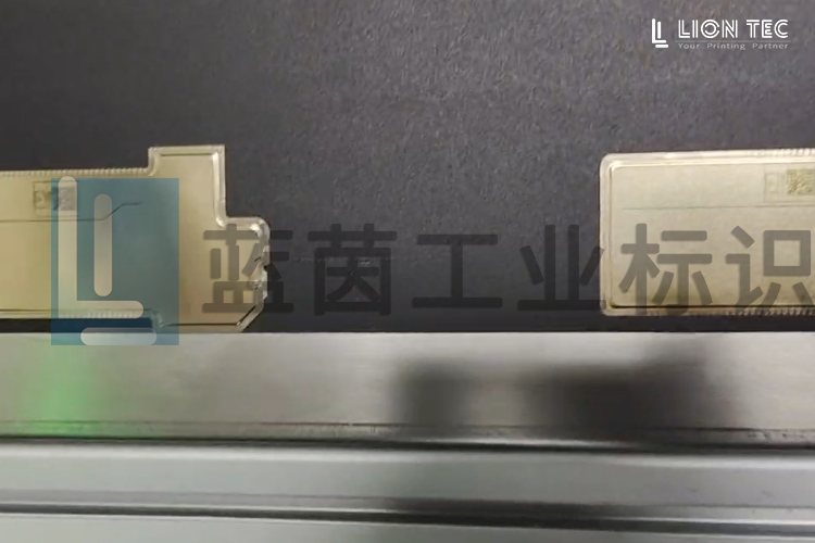 為什么UV噴碼機成為手機散熱膜標識的首選？