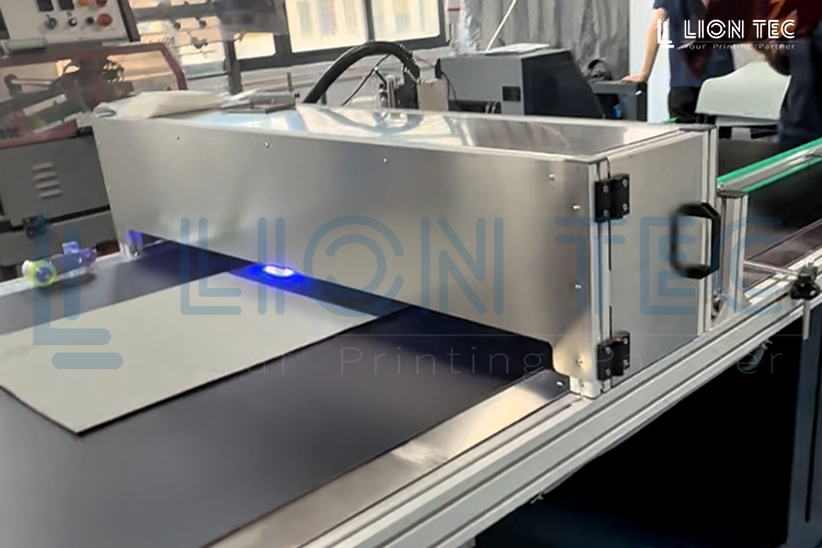 替代標簽-地毯地墊行業(yè)的一站式UV噴碼與輸送方案